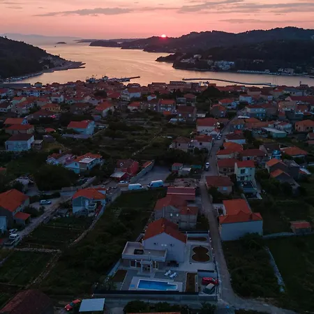 5 Bedroom In * فيلا لوكا