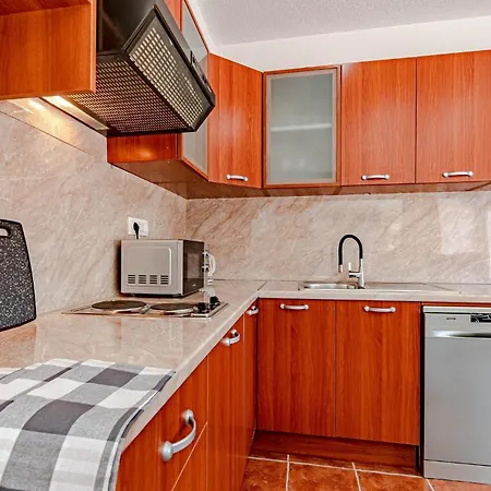 5 Bedroom In بيت للعطل *