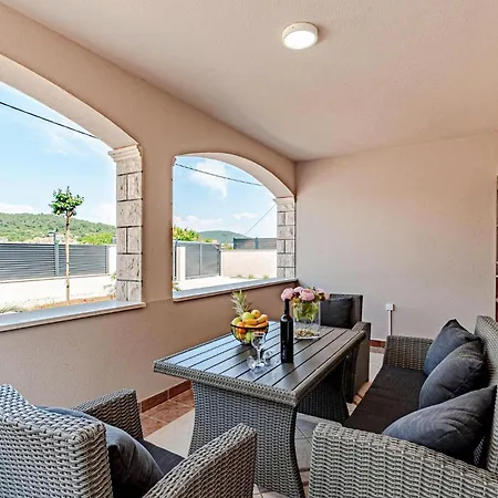 5 Bedroom In * فيلا لوكا