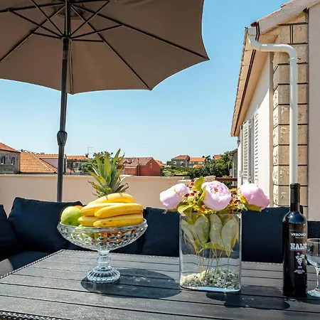 5 Bedroom In بيت للعطل فيلا لوكا