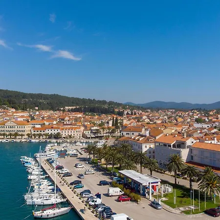 بيت للعطل 5 Bedroom In *