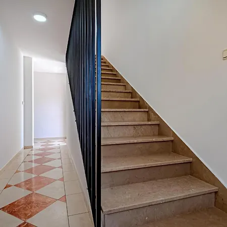 5 Bedroom In بيت للعطل فيلا لوكا