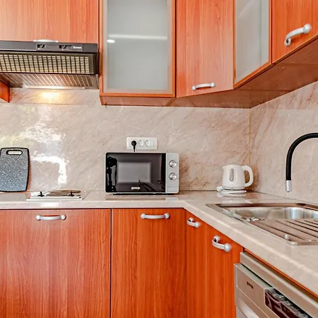 بيت للعطل 5 Bedroom In *