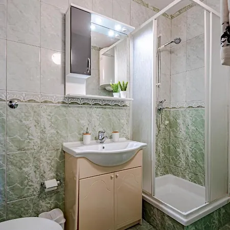 5 Bedroom In فيلا لوكا