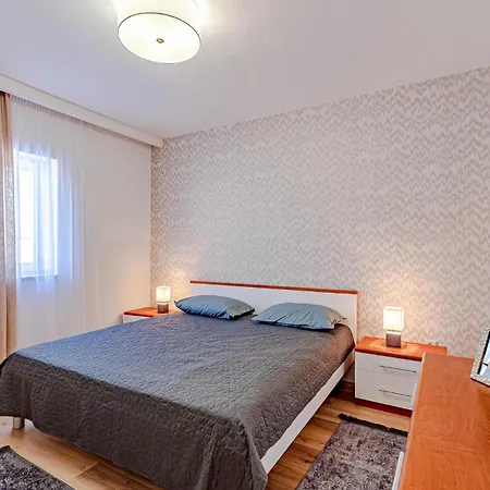 بيت للعطل 5 Bedroom In