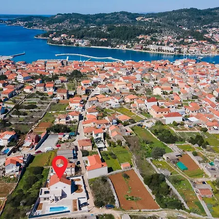 5 Bedroom In بيت للعطل *