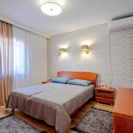 5 Bedroom In * فيلا لوكا