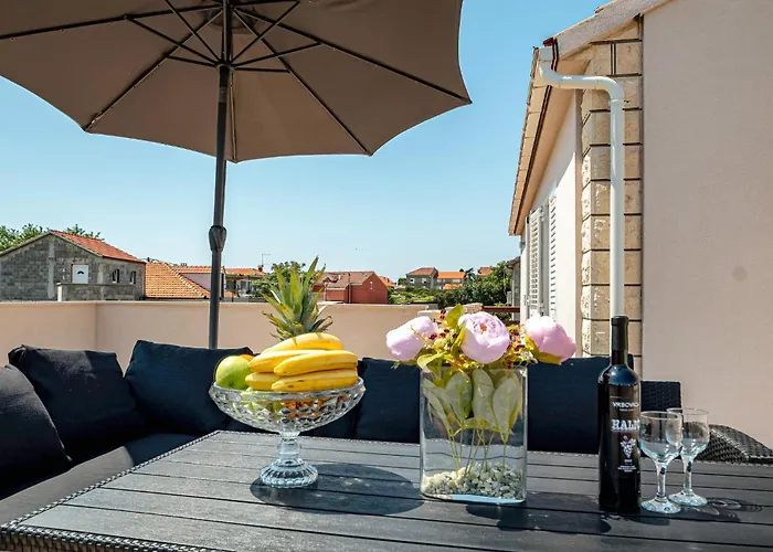 5 Bedroom In Hébergement de vacances Vela Luka